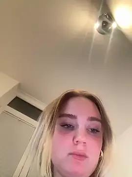 Photos of CherryEmmy from StripChat is Freechat