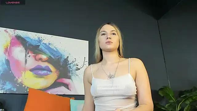ChloeGracee from StripChat is Freechat