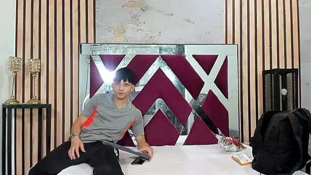 Coupletwolatin from StripChat is Freechat