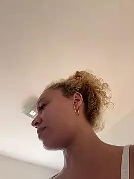 darkazulqueen2 from StripChat is Freechat