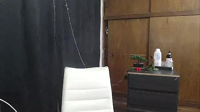 DulceLyaC from StripChat is Freechat