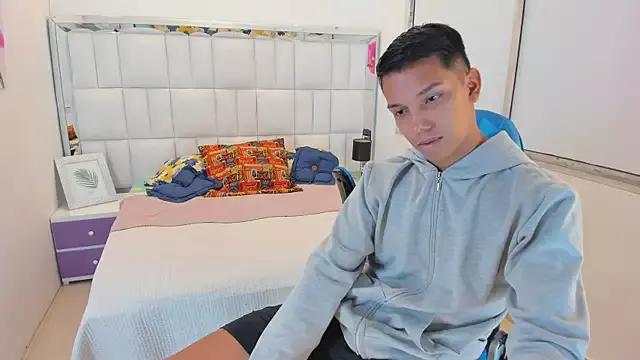 Photos of Edwin_Blaz from StripChat is Freechat