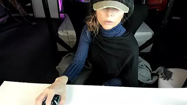 Elizabe_th from StripChat is Freechat