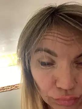 Ella_Pearlie from StripChat