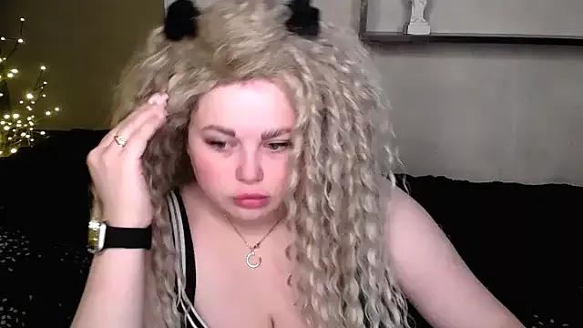 Incite your eccentricities: Get kinky and please these steamy asian sluts, who will reward you with wacky outfits and vibrating toys.