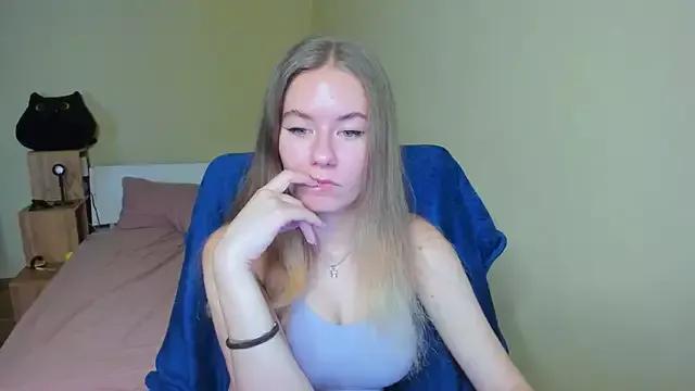 EmilyPaw from StripChat is Freechat
