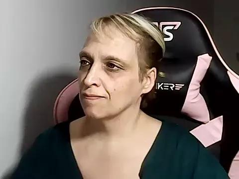 feuerhexe from StripChat