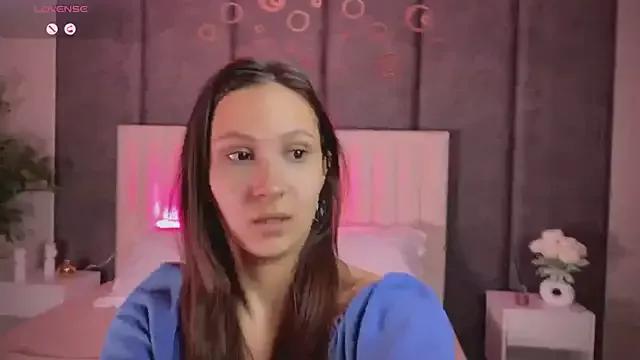 FoxCamila from StripChat is Freechat