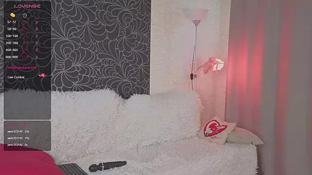 Photos of Frences_Eyes from StripChat is Freechat