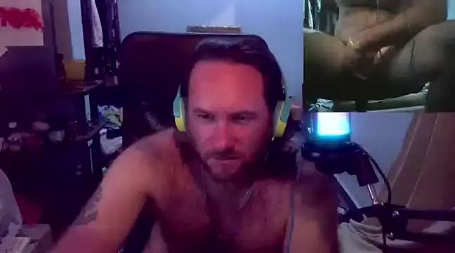 gamedesigndad19 from StripChat is Freechat