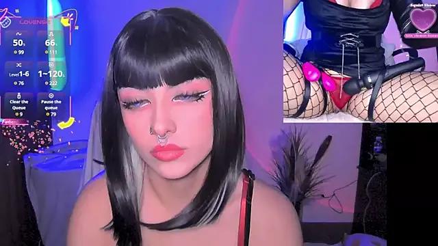 HollyDominic from StripChat