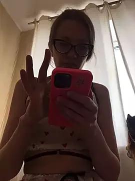 hornyBrilliant from StripChat is Freechat