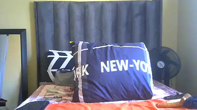 HOTSEXCBOOBS30xx from StripChat is Freechat