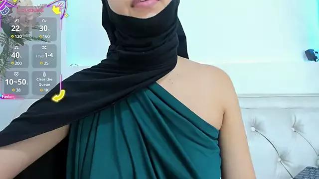 iiris_ from StripChat is Freechat