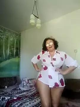 Julia5439 from StripChat is Freechat