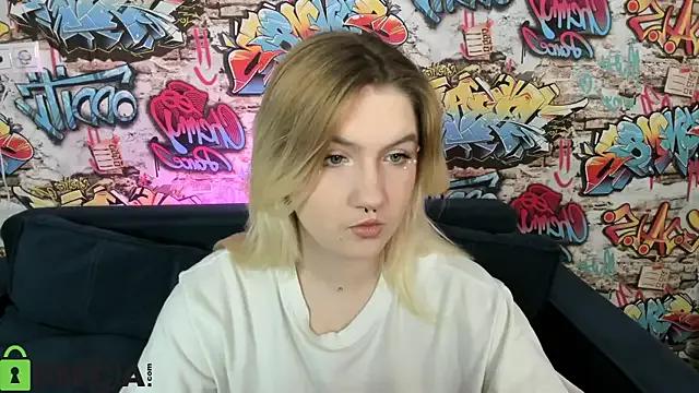 Julia_Jips from StripChat is Freechat