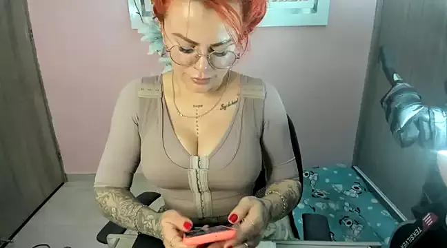 KAROL_MILF from StripChat is Freechat
