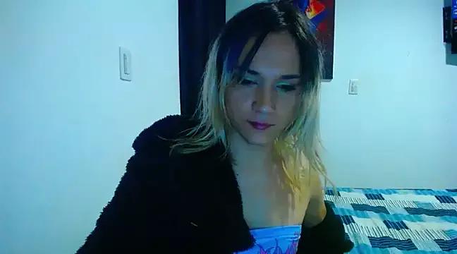 Karolinarose_ from StripChat is Freechat