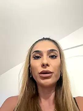 Photos of KaseyQuinn_ from StripChat is Freechat