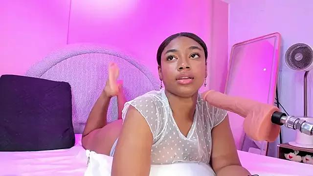 Photos of Laraebony_ from StripChat is Freechat