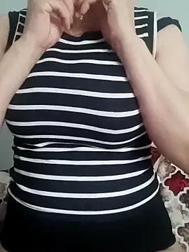 linakhalifa from StripChat is Freechat