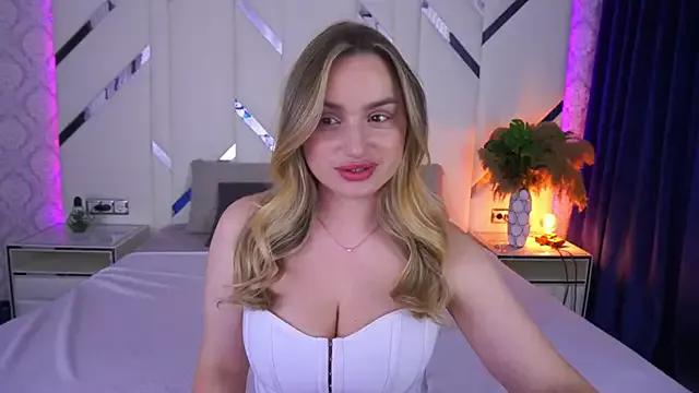 LindsieGreyy from StripChat is Freechat