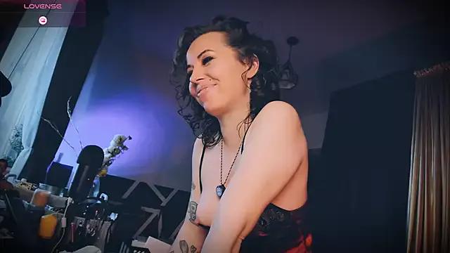 LisaDove webcams show profile image 