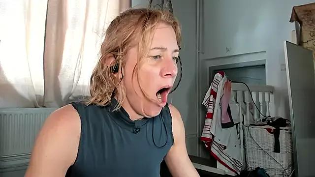 Photos of Lola_Belgium from StripChat is Freechat