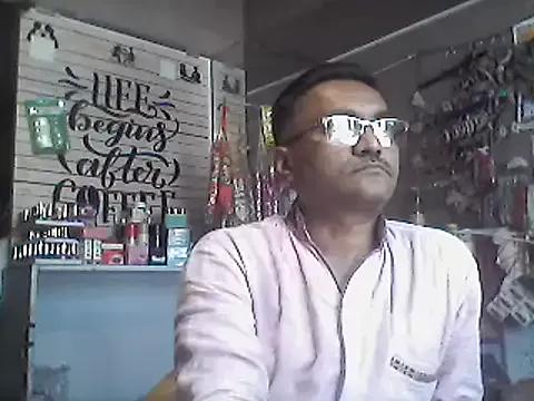LOVEGURU_D from StripChat is Freechat