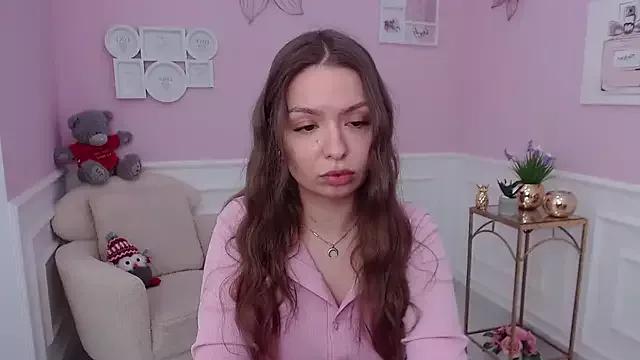 LucySkilar from StripChat is Freechat