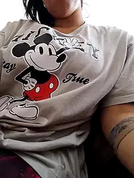 Luinna from StripChat is Freechat