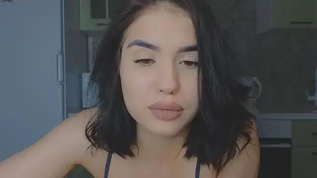 luna__mia from StripChat is Freechat