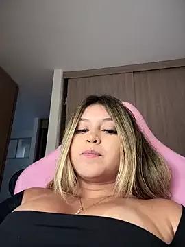 lunablossom_ from StripChat is Freechat