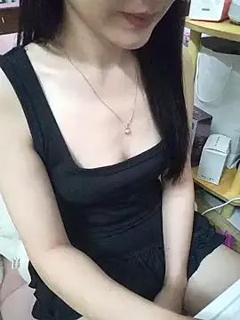 Photos of Lynda_2x from StripChat is Freechat