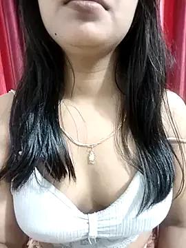 Photos of Maahhii_2 from StripChat is Freechat