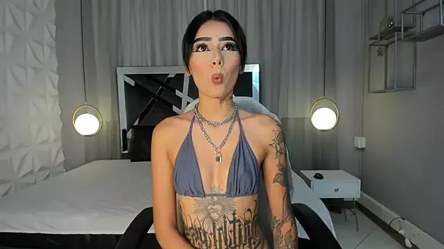 MAGIC_SCARLET from StripChat is Freechat