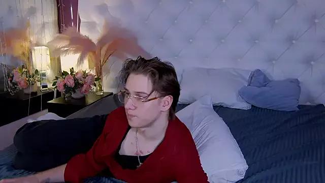 Photos of MarcusHuge from StripChat is Freechat