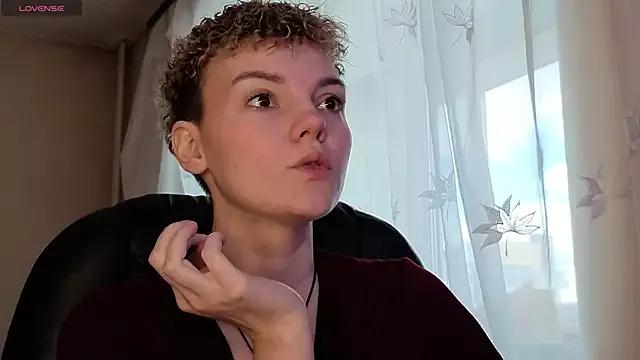 marilaaass from StripChat is Freechat