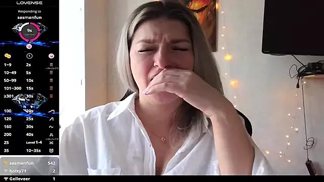 marina_xi from StripChat is Freechat