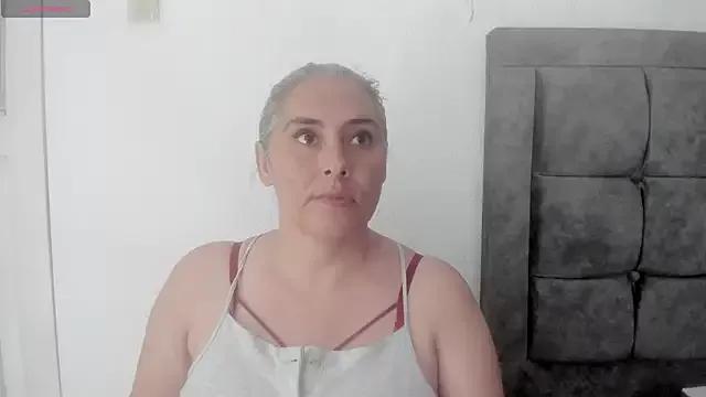 mature_gold from StripChat is Freechat