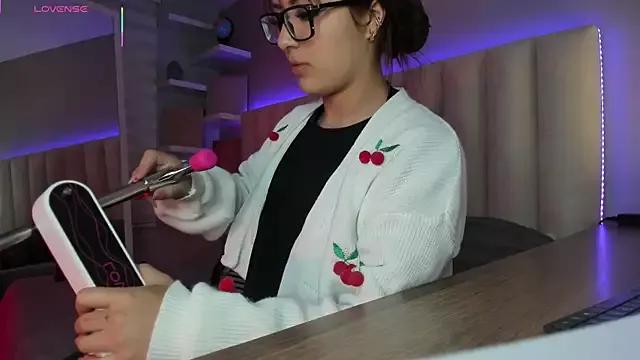 Megan_mooree_ from StripChat is Freechat