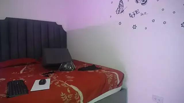 moree_Queen from StripChat is Freechat