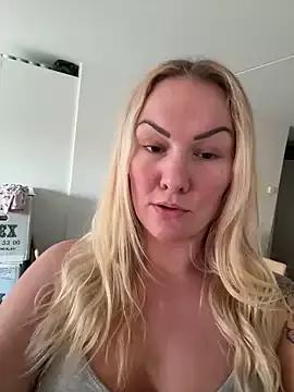 NastyMilf_ from StripChat is Freechat