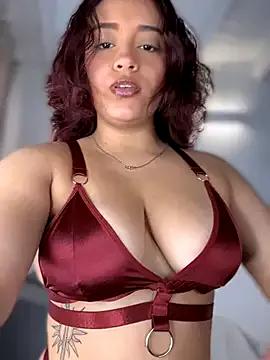 Photos of NaughtyNinnaXXX from StripChat is Freechat
