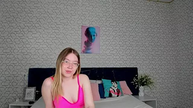 Nika_Floy from StripChat is Freechat