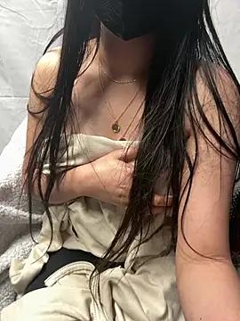Check-out the ultimate cam show with our asian page. Come in and peek our huge showcase of popular asian liveshows out there!