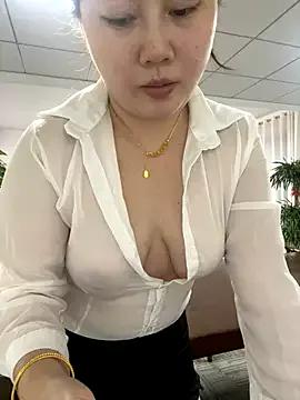 Photos of qinger2025 from StripChat is Private