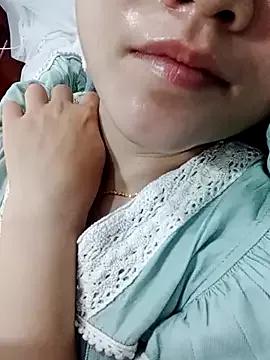 Rose_Anne from StripChat is Freechat