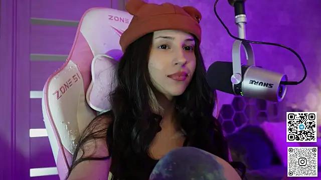 Incite your eccentricities: Get kinky and please these steamy asian sluts, who will reward you with wacky outfits and vibrating toys.