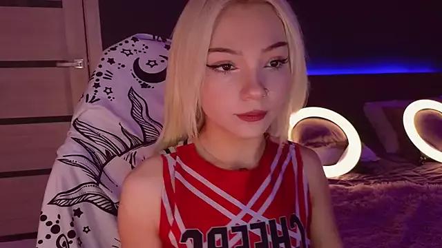 SandraBoyl from StripChat is Freechat